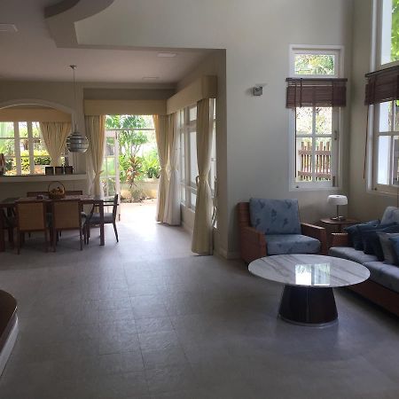 Baan Dhewaran Beachfront Villa Na Chom Thian Exterior photo