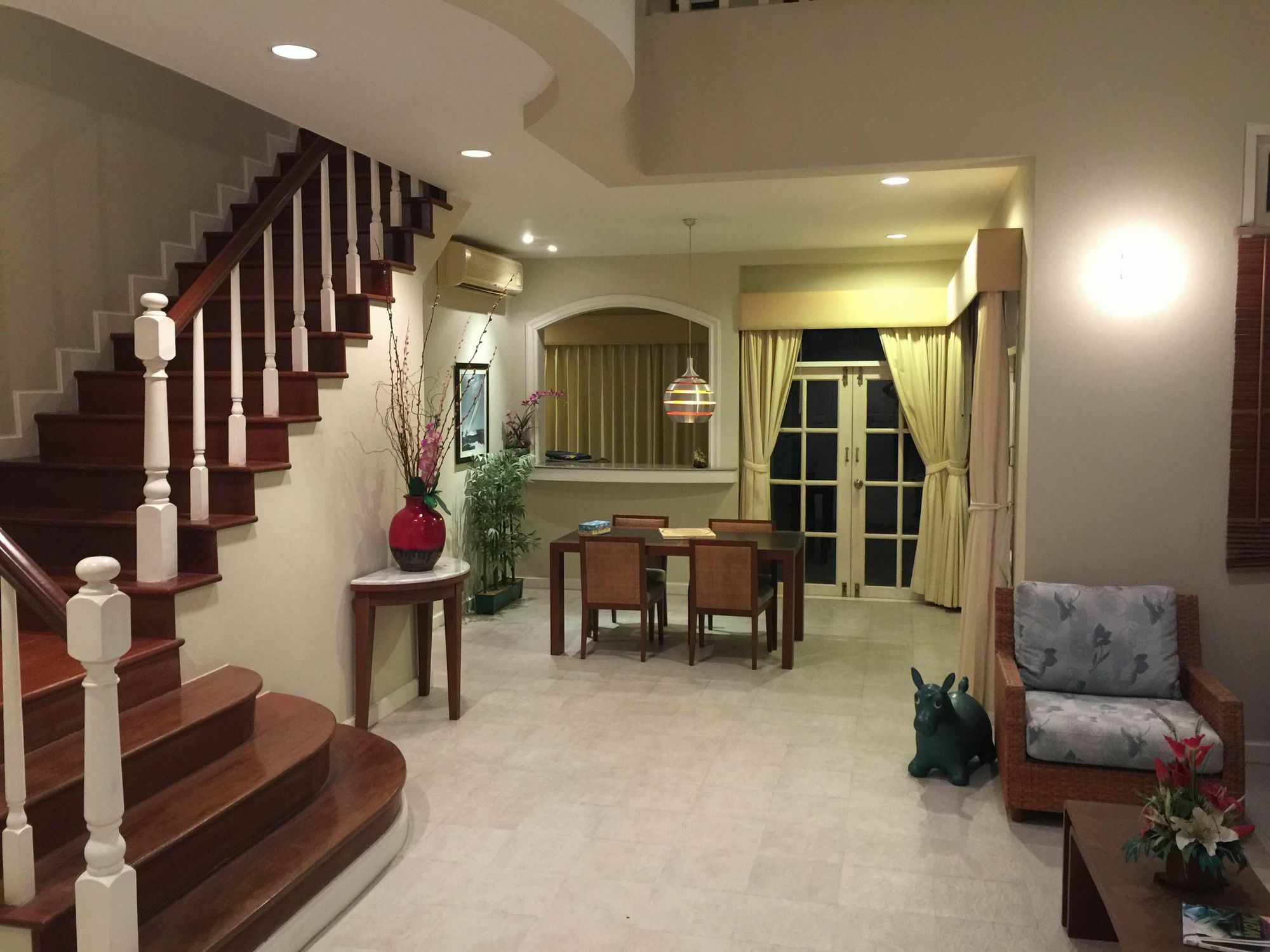 Baan Dhewaran Beachfront Villa Na Chom Thian Exterior photo