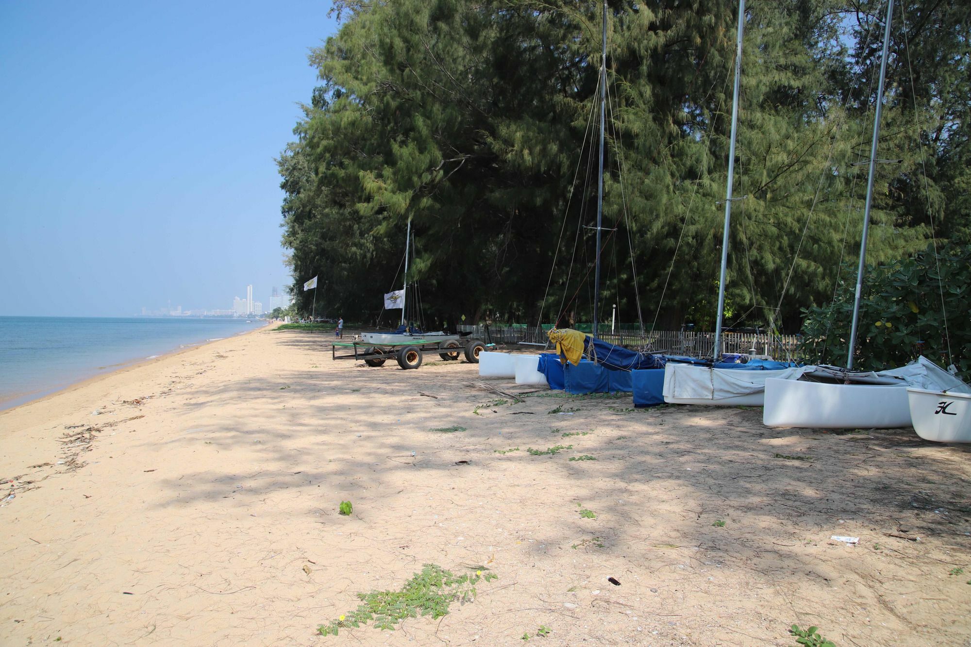 Baan Dhewaran Beachfront Villa Na Chom Thian Exterior photo