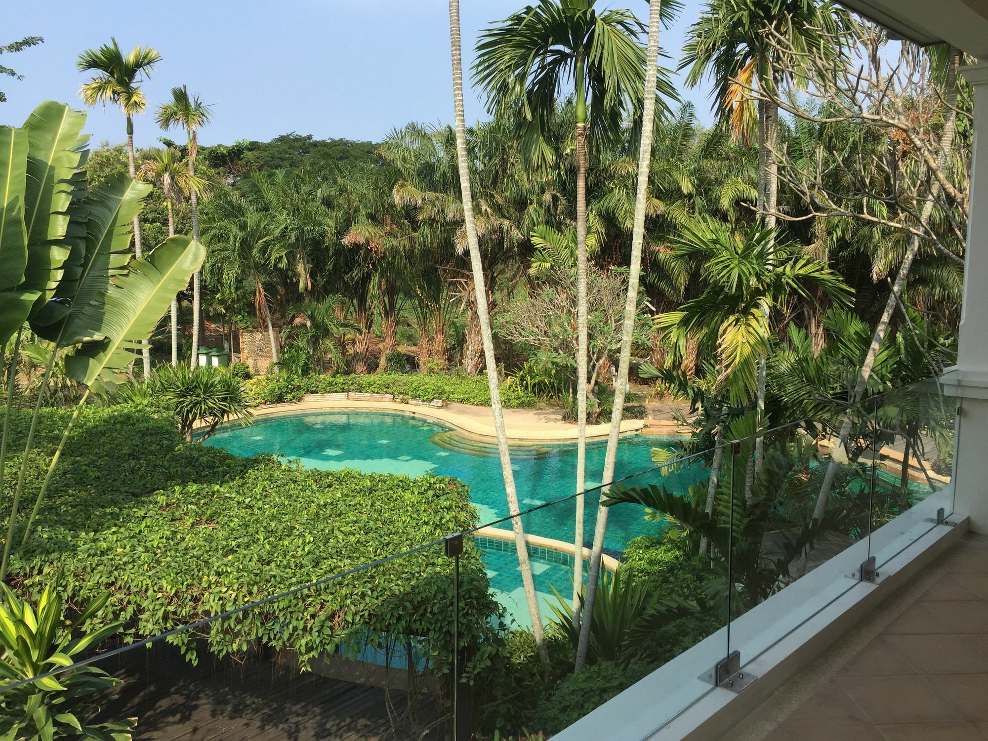 Baan Dhewaran Beachfront Villa Na Chom Thian Exterior photo
